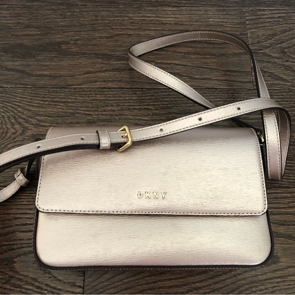 DKNY Handbags - DKNY Crossbody Leather Rosegold